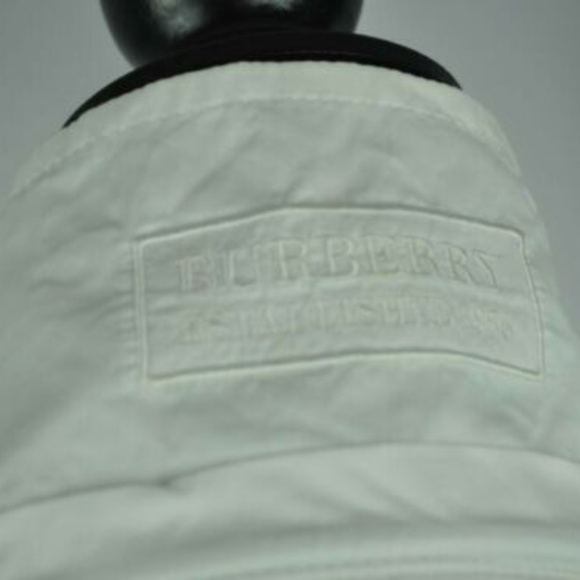 BURBERRY London White Lightweight Jacket - Picture 7 of 8
